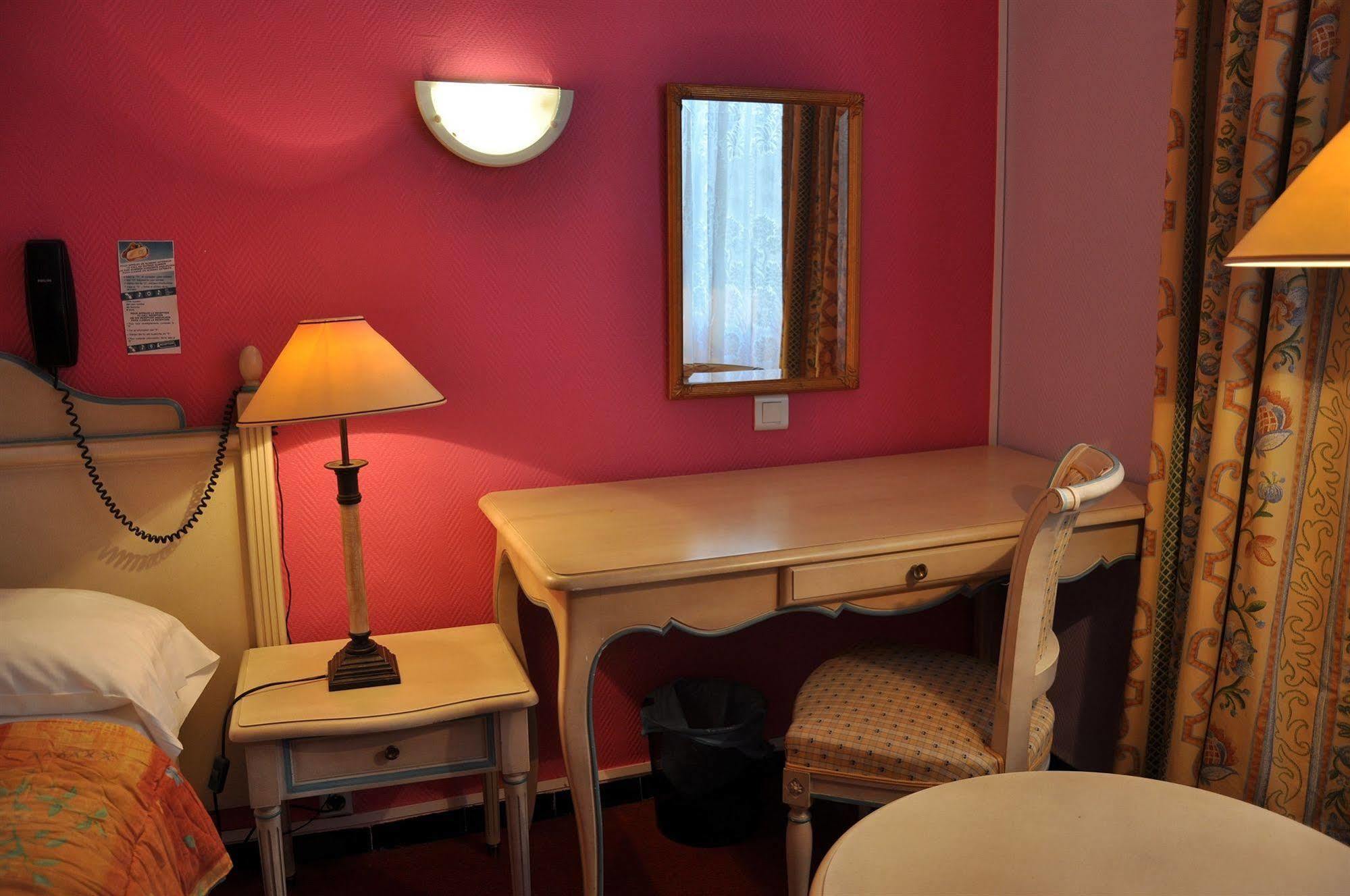 Moderne Hotel 2*